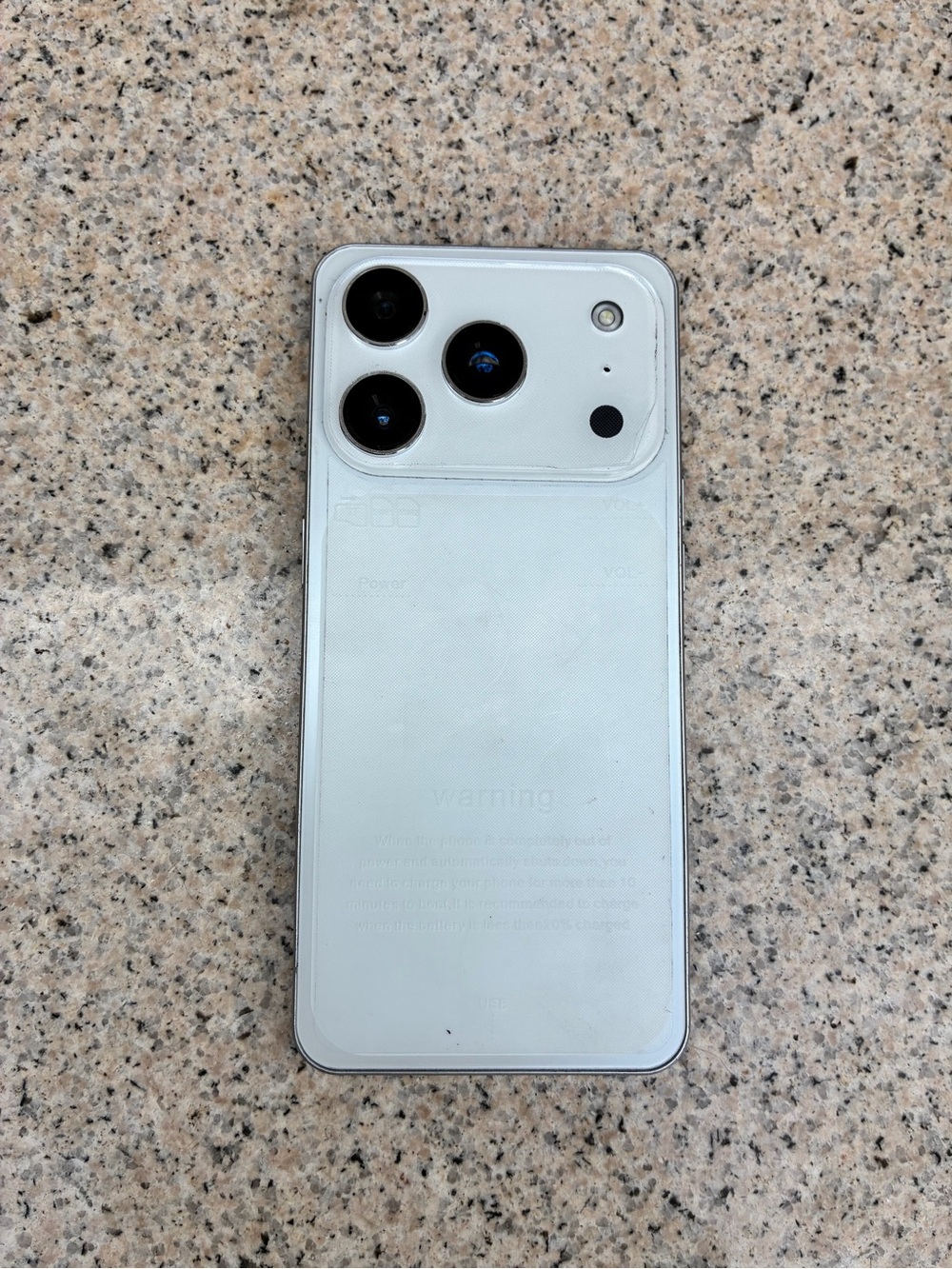 i17 Pro Max (Based On Android)